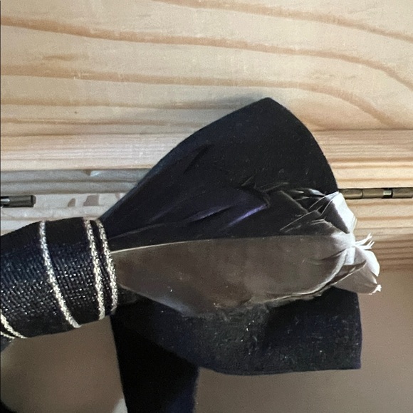 Luxury Mallard Feather Bow Tie - Picture 3 of 7